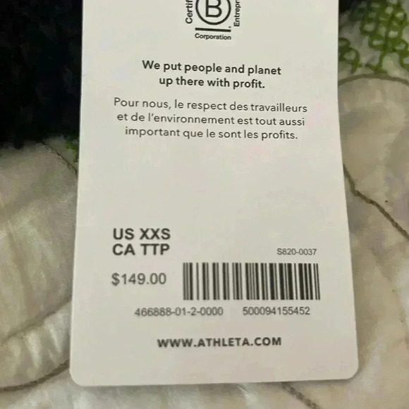 Sherpa Athleta Cozy  Snap Sweatshirt
Color: Black
New with tags
Retail:129 XXSml - Picture 4 of 7